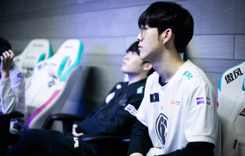 绩勇夺冠军 绩勇夺冠军