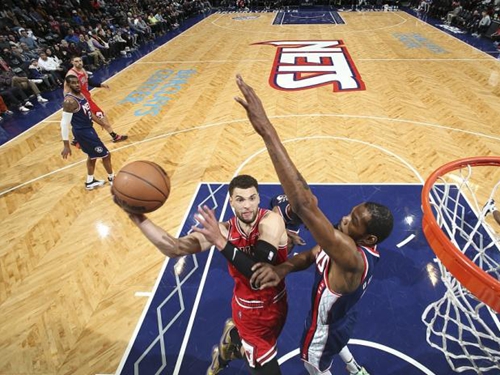 让现场记者 让现场记者